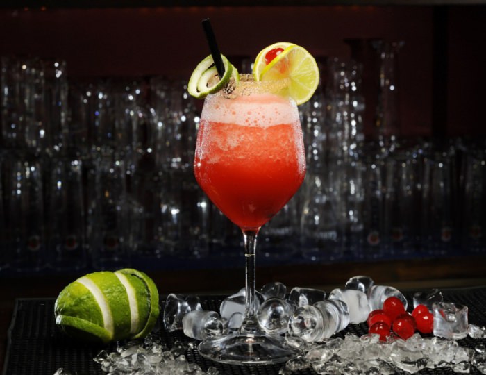 Бар «Балкон» - Отель Alean Family Sputnik / Алеан Фэмили Спутник