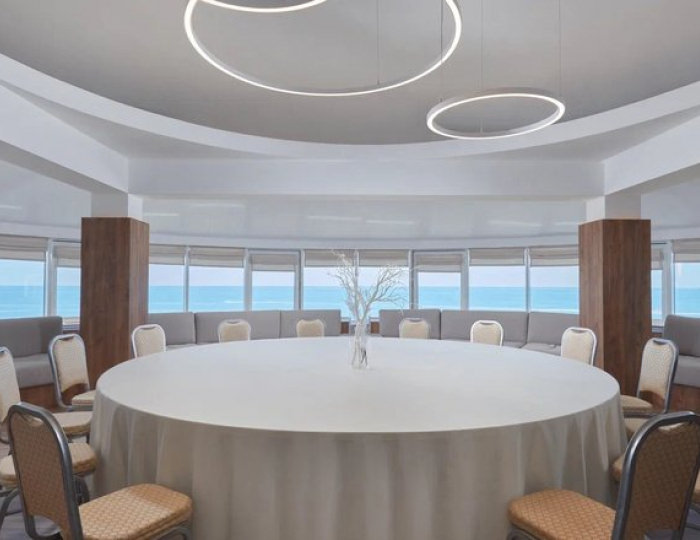 Зал «Лаундж» в пляжном павильоне - Отель Alean Family Sputnik / Алеан Фэмили Спутник